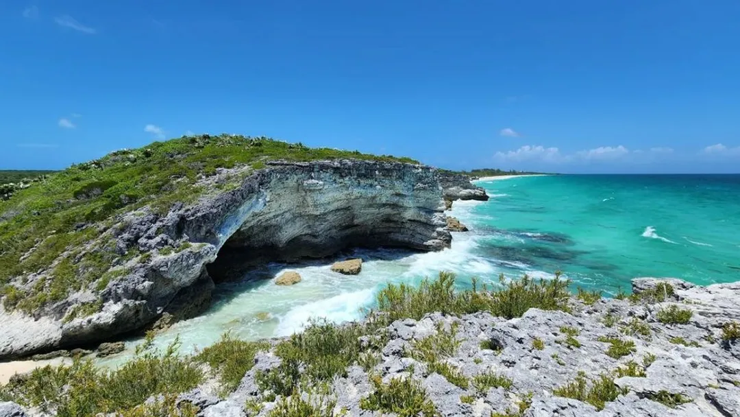 How Can You Enjoy a Full Day Exploring the Berry Islands, Bahamas, from Miami?