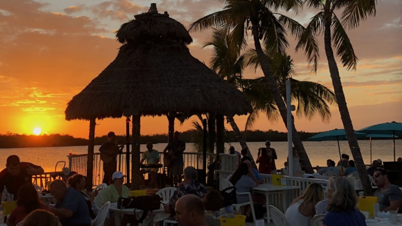 Lorelei Cabana Bar tiki hut sunset dining with music.